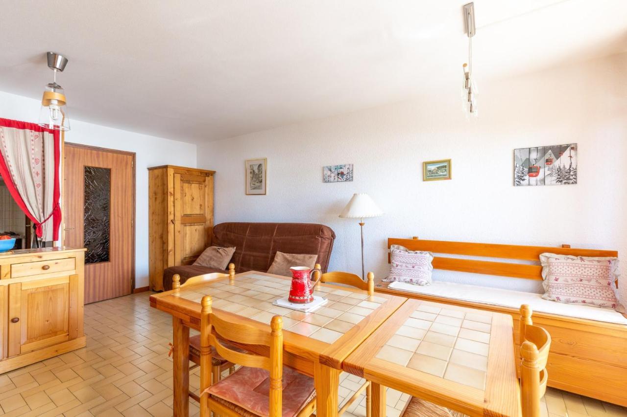 Apartment With Balcony And View *